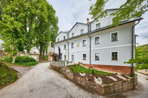 Hotel Auri, Rudník